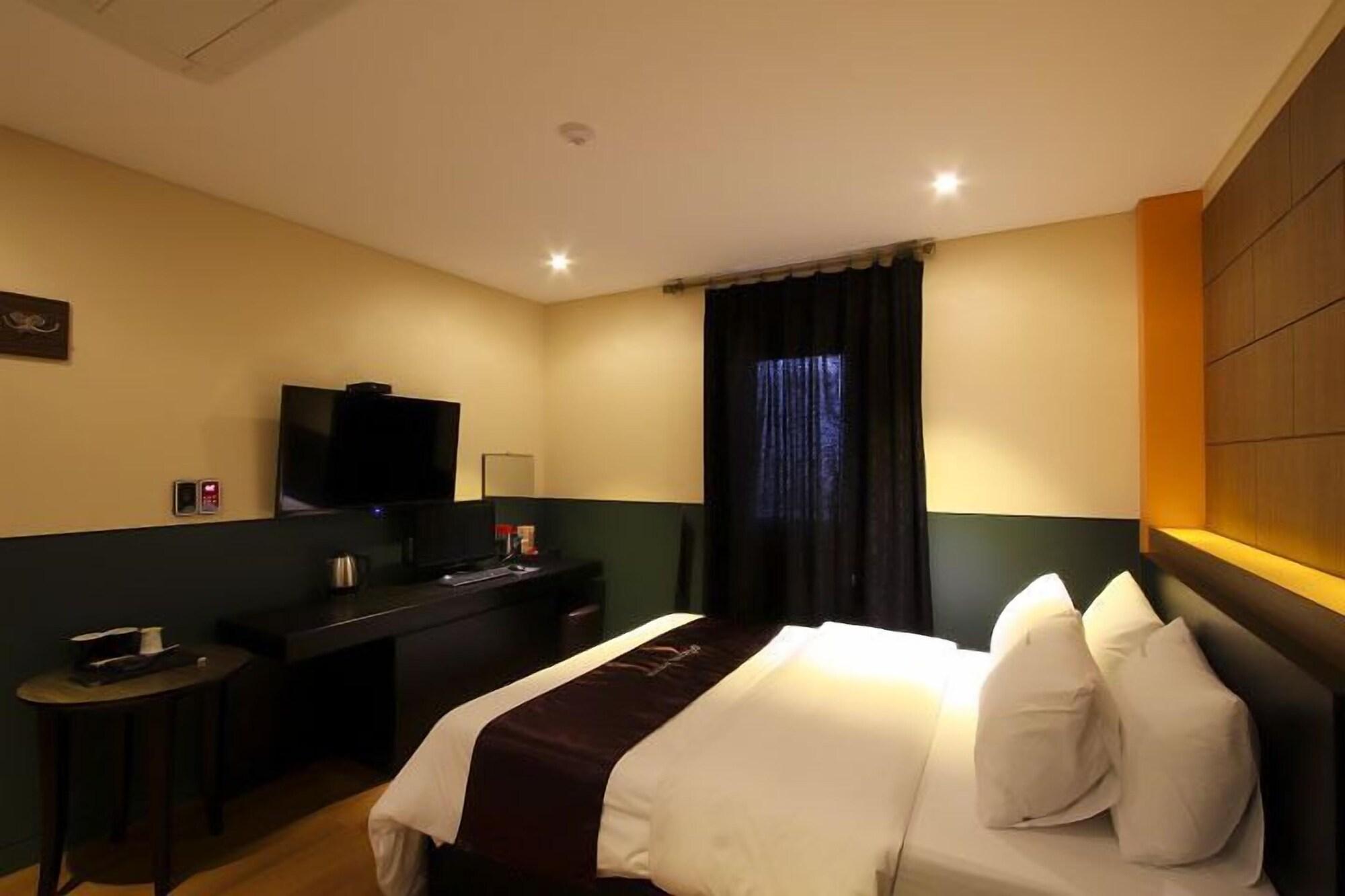 Hotel Pavia Pucshon Kültér fotó