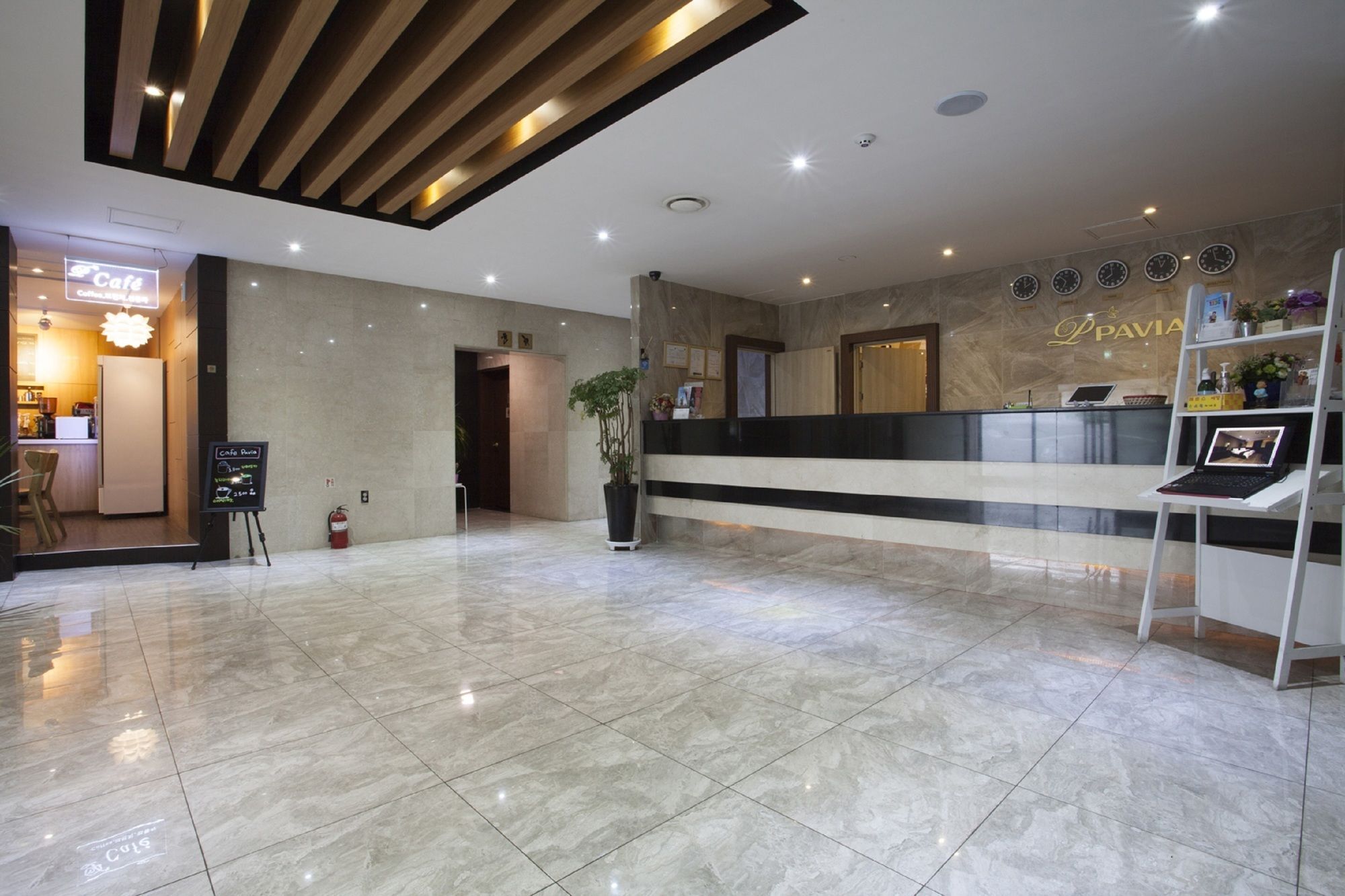 Hotel Pavia Pucshon Kültér fotó